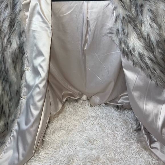 Torrid Faux Fur Jacket - Picture 2 of 7